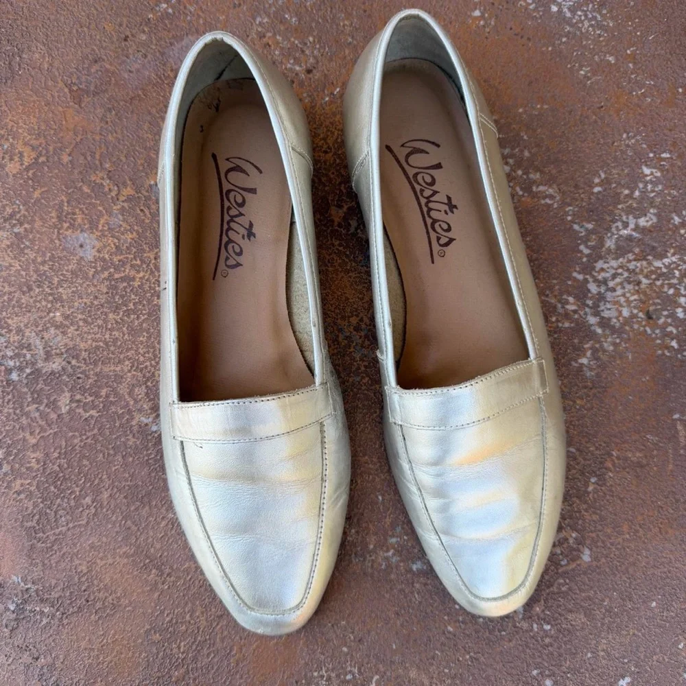 Vintage Westin’s gold leather preppy flats / loafers sz 8 women’s